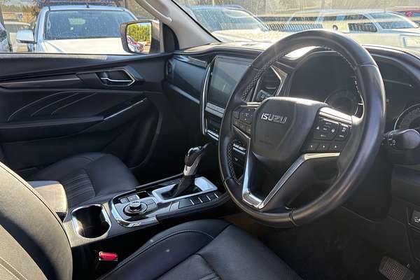 2023 Isuzu MU-X LS-T