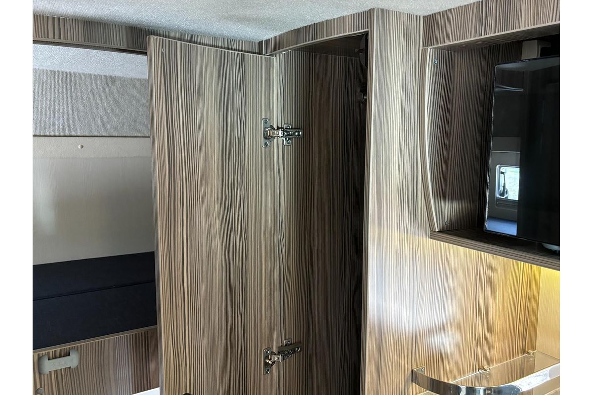 2017 Toyota Camroad 4x4 Motorhome KDY281