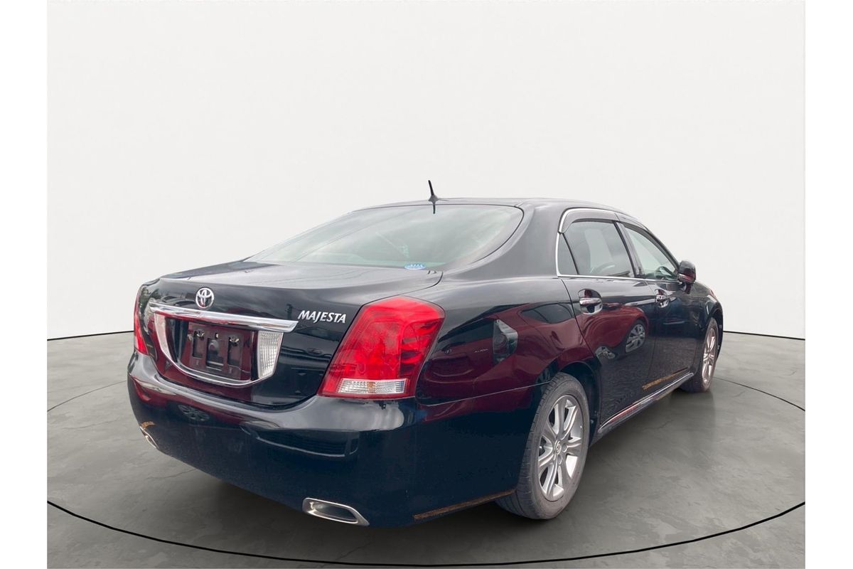 2010 Toyota Crown Majesta A-type URS206