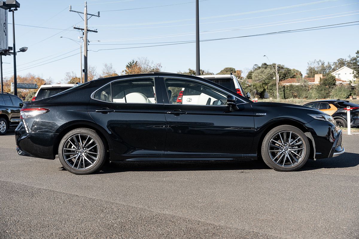 2023 Toyota Camry Hybrid