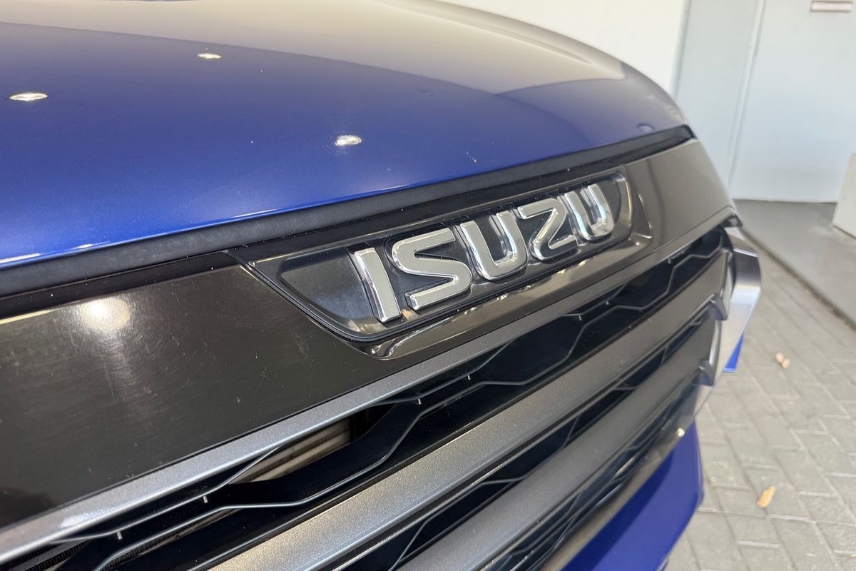 2023 Isuzu MU-X LS-M