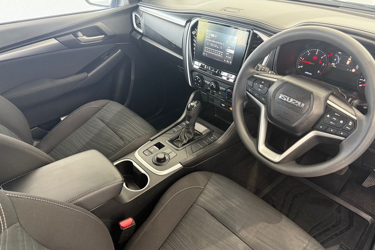 2023 Isuzu MU-X LS-M
