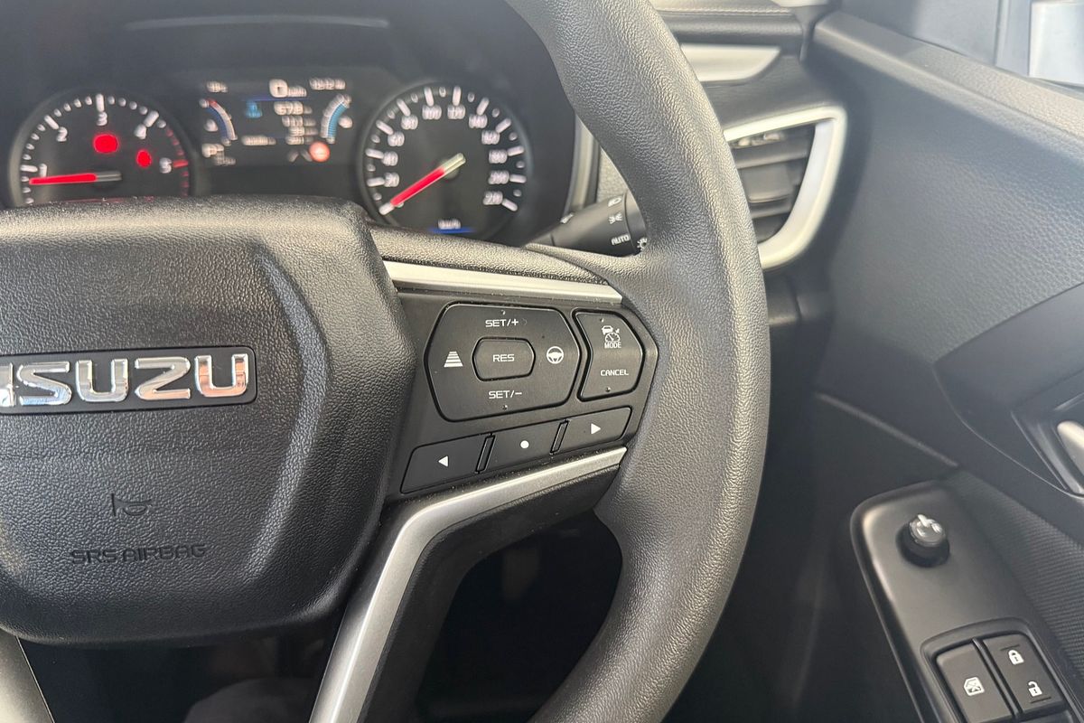 2023 Isuzu MU-X LS-M