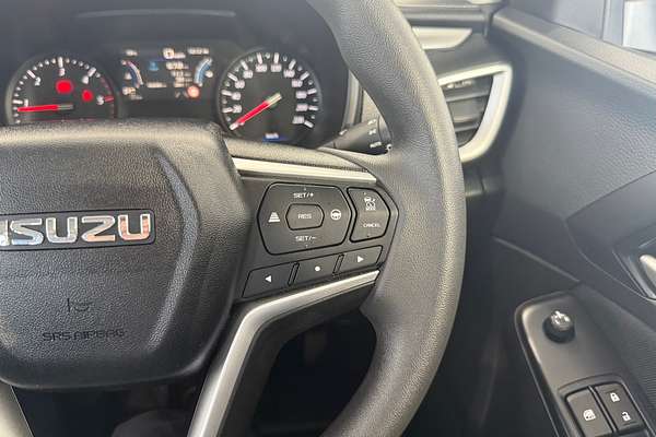 2023 Isuzu MU-X LS-M
