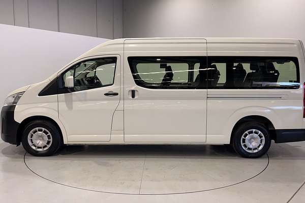 2022 Toyota Hiace Commuter GDH322R