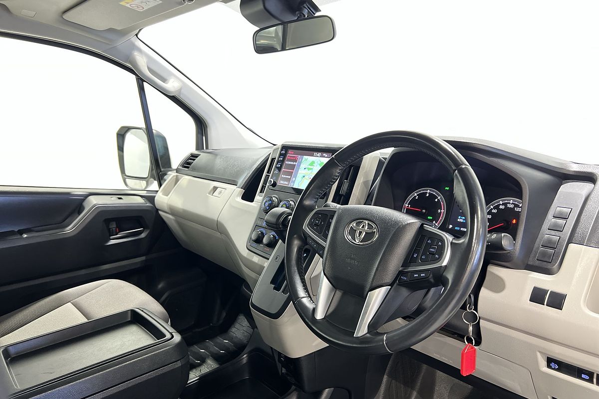 2022 Toyota Hiace Commuter GDH322R