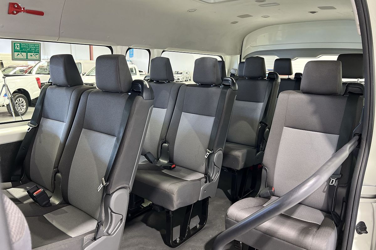 2022 Toyota Hiace Commuter GDH322R