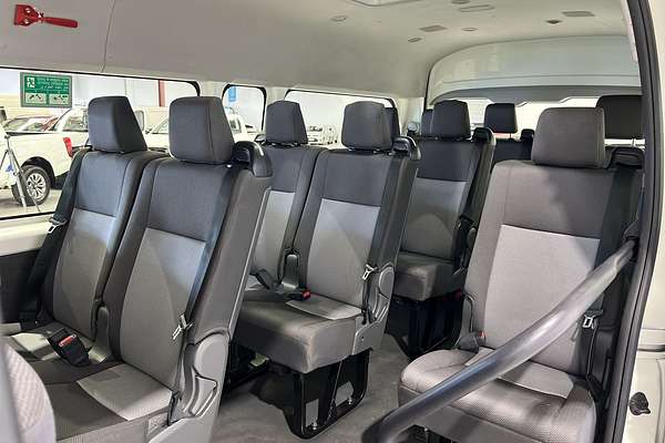 2022 Toyota Hiace Commuter GDH322R