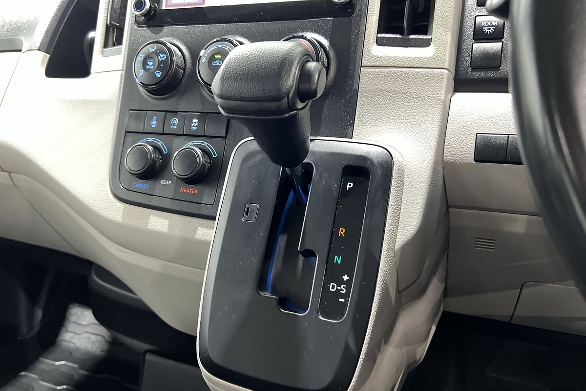 2022 Toyota Hiace Commuter GDH322R