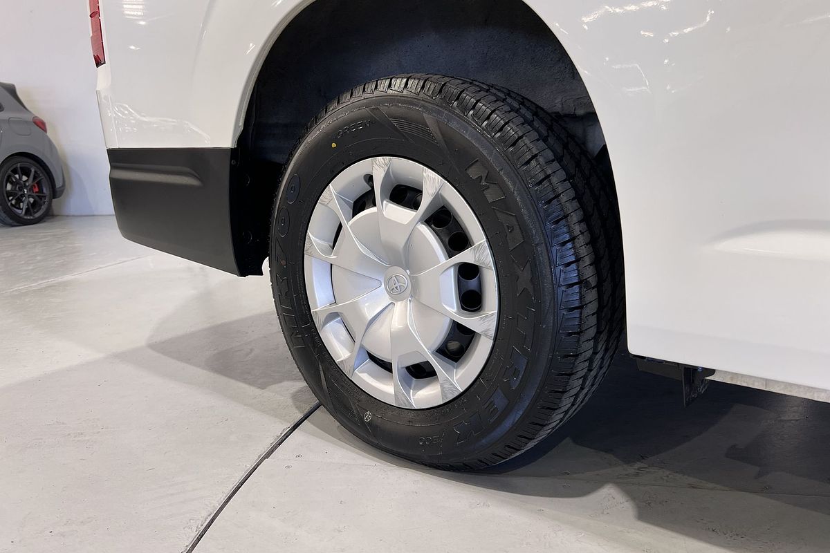 2022 Toyota Hiace Commuter GDH322R