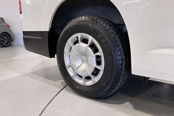2022 Toyota Hiace Commuter GDH322R