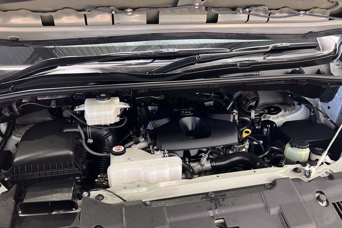 2022 Toyota Hiace Commuter GDH322R