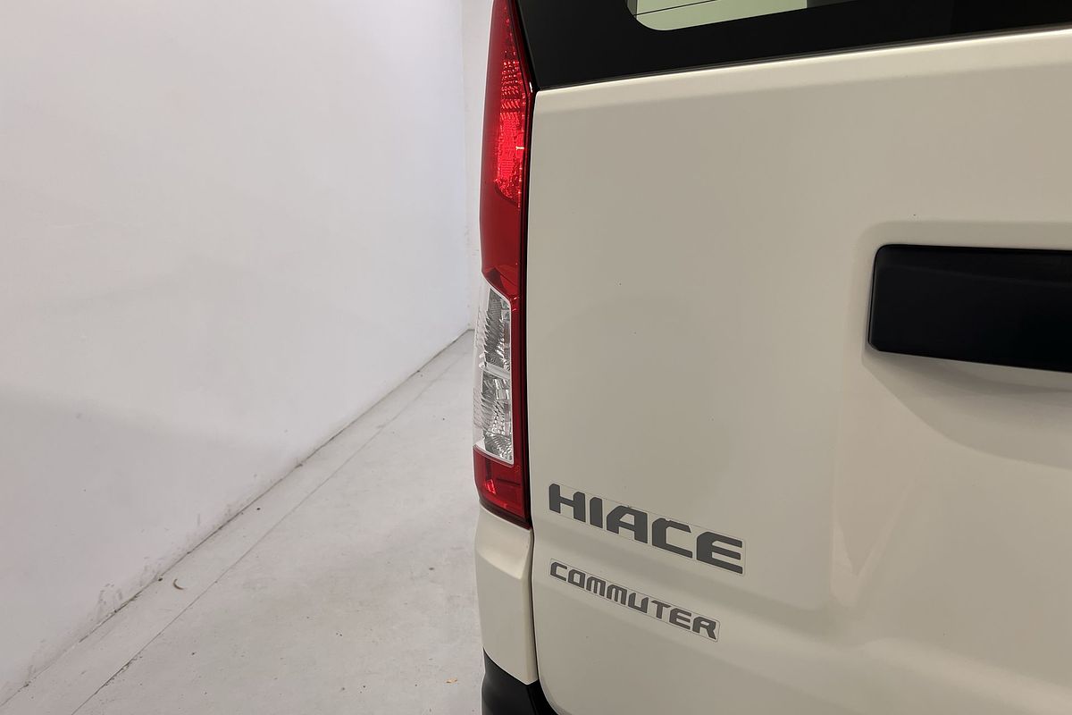 2022 Toyota Hiace Commuter GDH322R