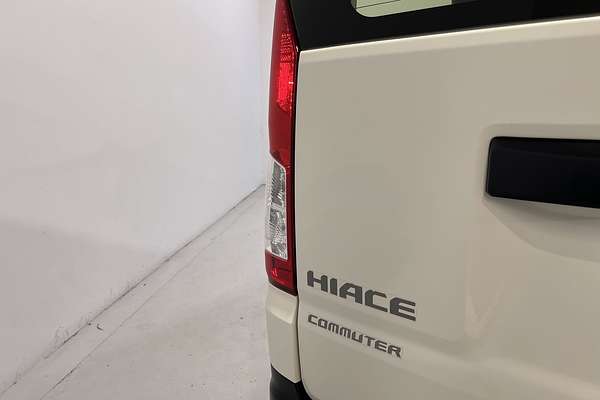 2022 Toyota Hiace Commuter GDH322R