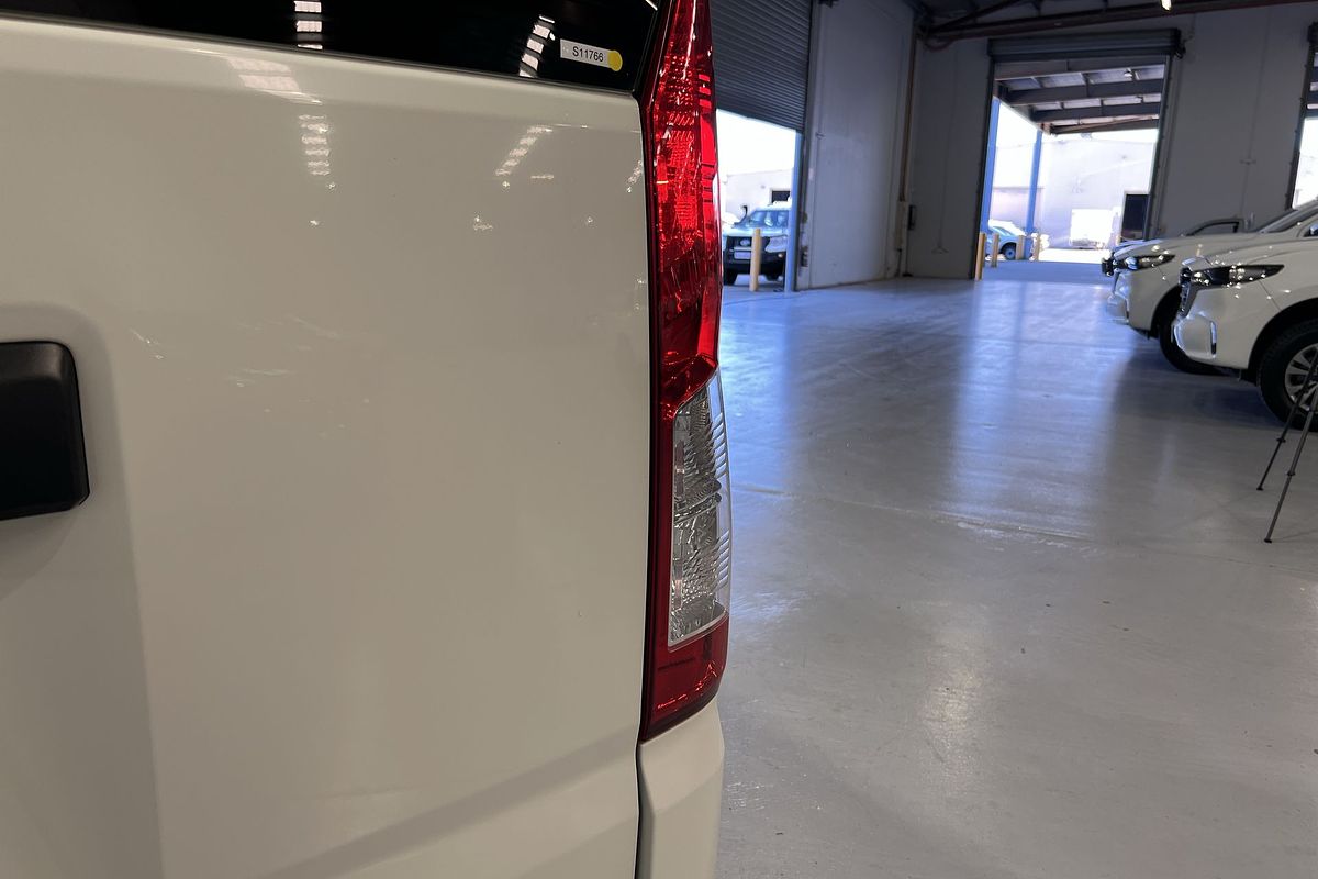 2022 Toyota Hiace Commuter GDH322R