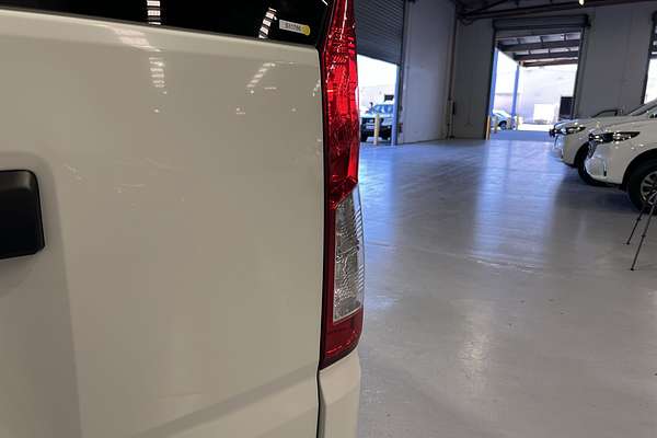 2022 Toyota Hiace Commuter GDH322R