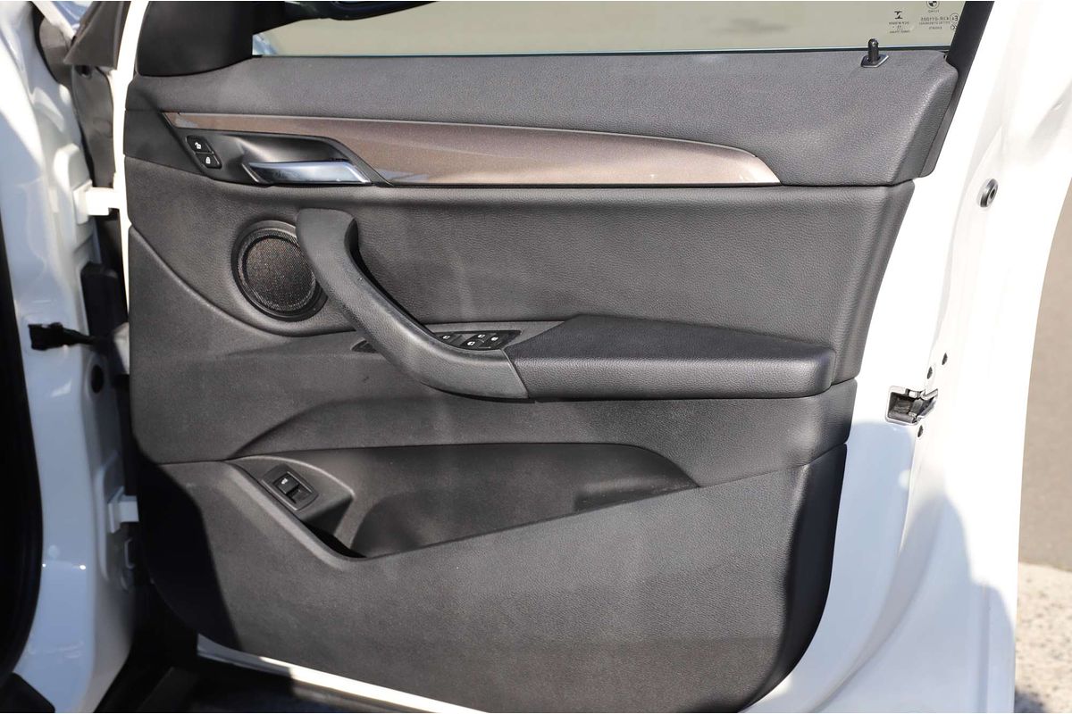 2016 BMW X1 sDrive20i F48