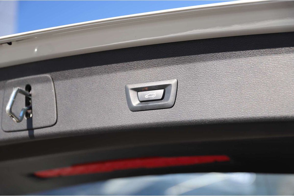2016 BMW X1 sDrive20i F48