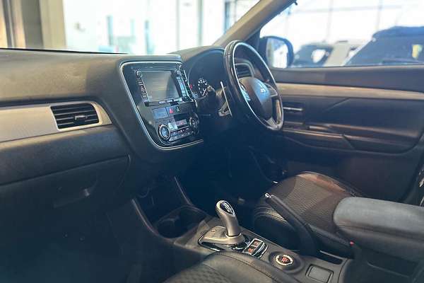2015 Mitsubishi Outlander PHEV ZJ