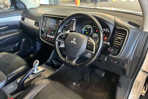 2015 Mitsubishi Outlander PHEV ZJ