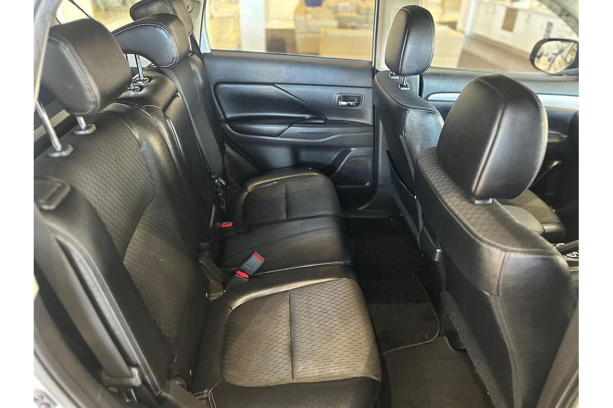 2015 Mitsubishi Outlander PHEV ZJ