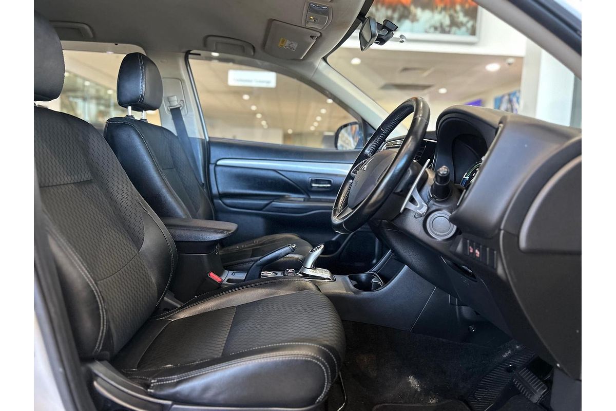 2015 Mitsubishi Outlander PHEV ZJ