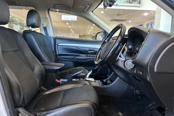 2015 Mitsubishi Outlander PHEV ZJ