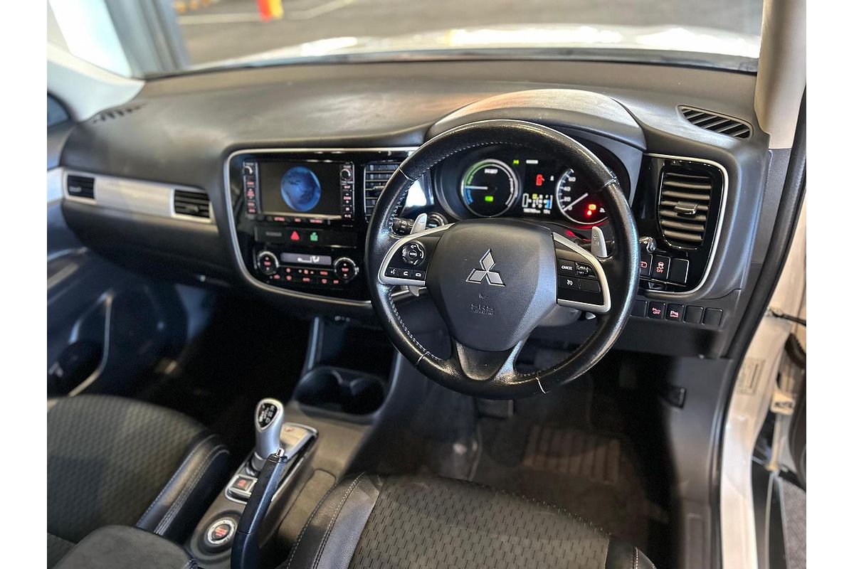 2015 Mitsubishi Outlander PHEV ZJ