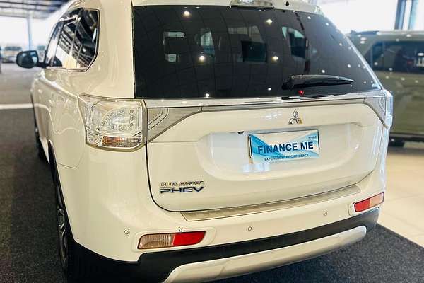 2015 Mitsubishi Outlander PHEV ZJ