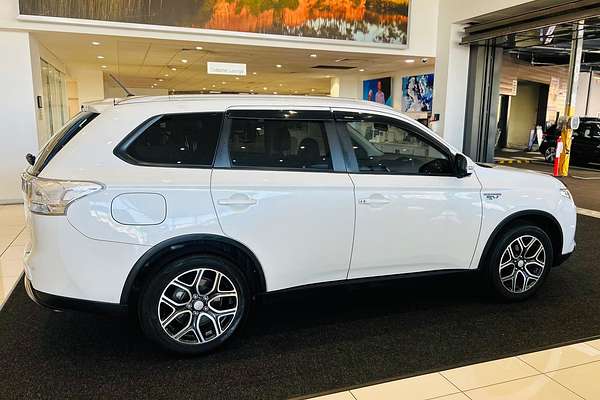 2015 Mitsubishi Outlander PHEV ZJ