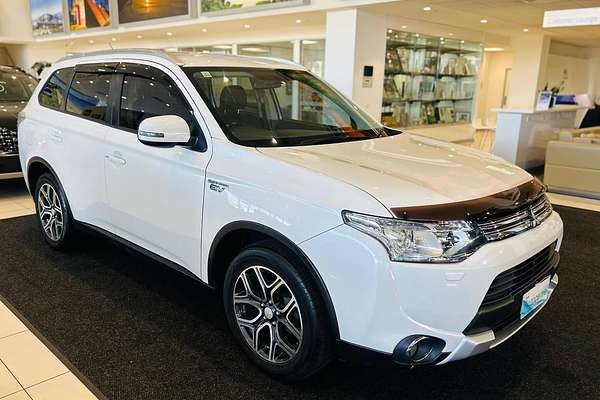 2015 Mitsubishi Outlander PHEV ZJ
