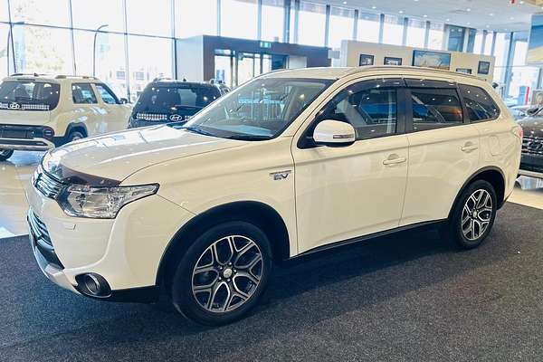 2015 Mitsubishi Outlander PHEV ZJ