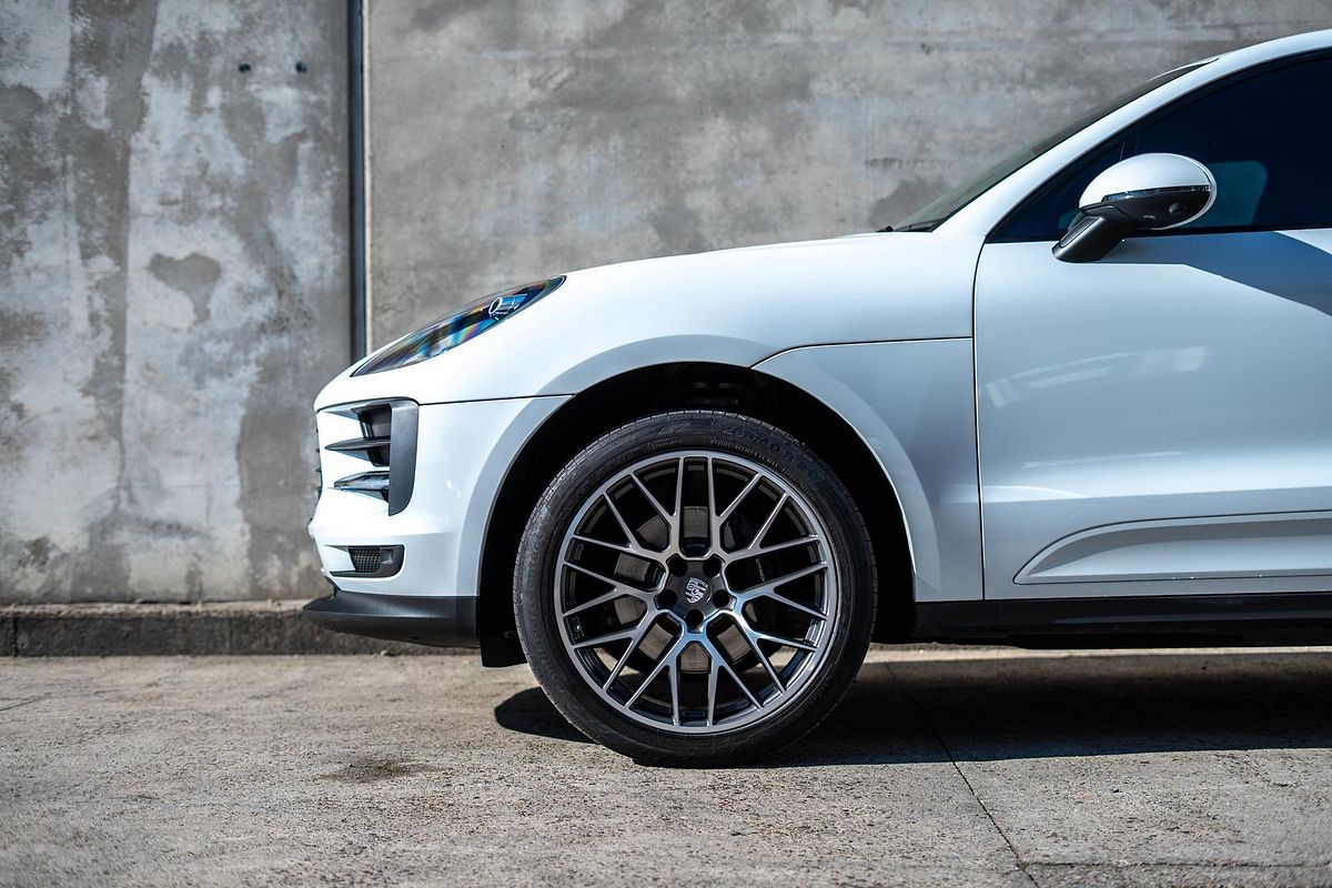 2021 Porsche Macan 95B