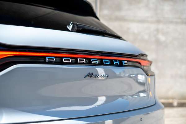 2021 Porsche Macan 95B