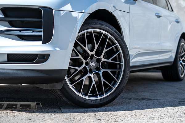 2021 Porsche Macan 95B