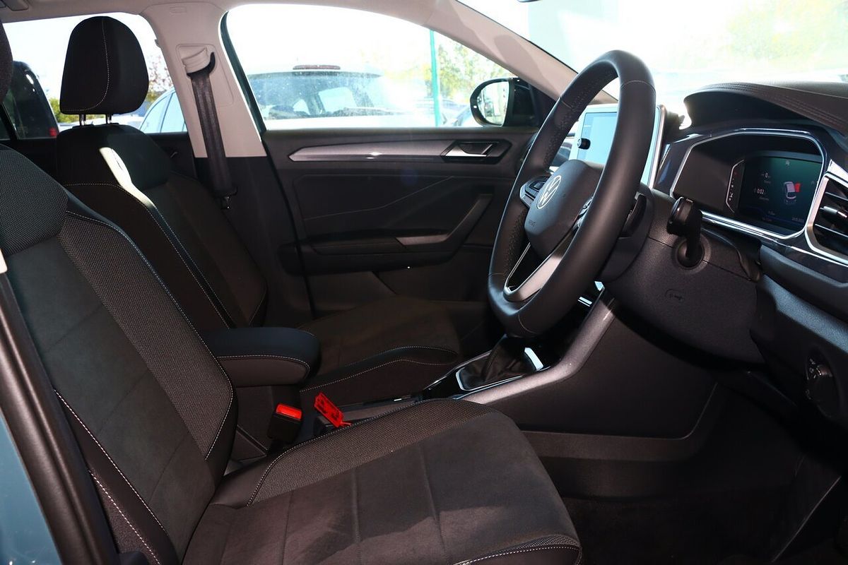 2025 Volkswagen T-Roc 110TSI Style D11