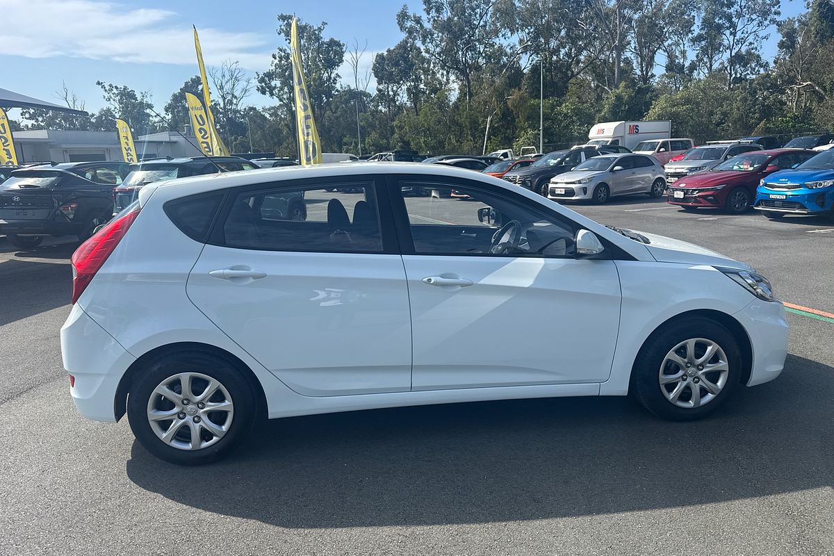 2014 Hyundai Accent Active RB2