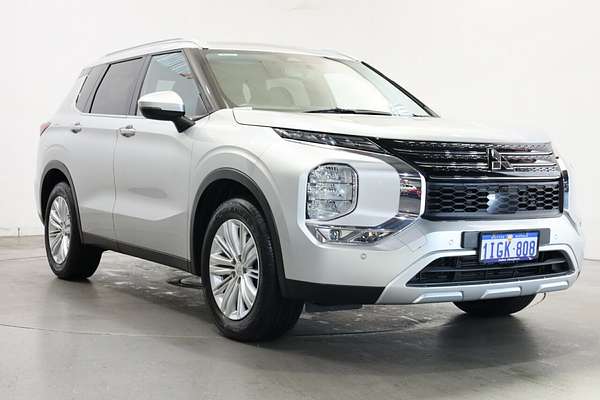2024 Mitsubishi Outlander LS ZM