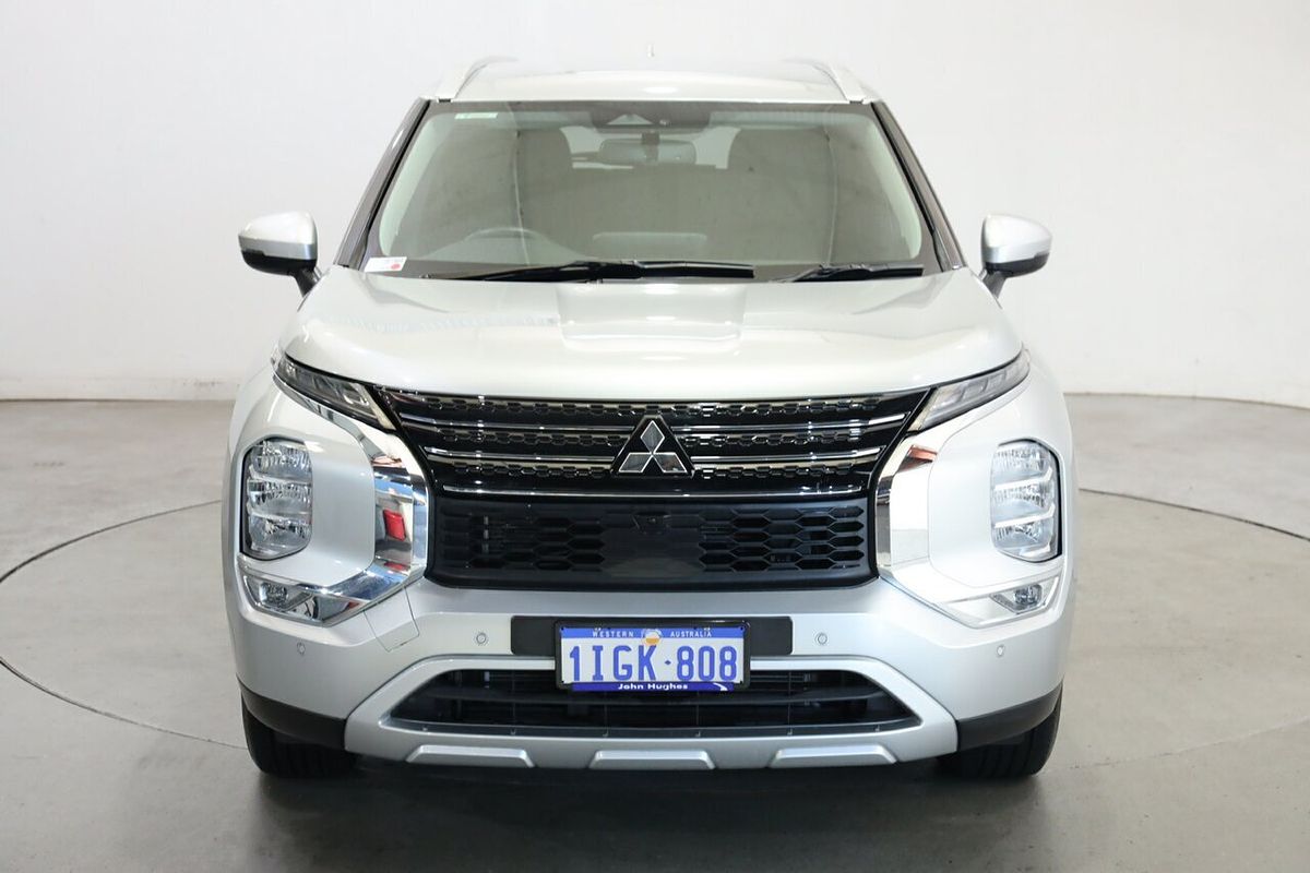 2024 Mitsubishi Outlander LS ZM