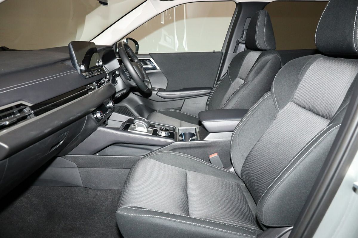 2024 Mitsubishi Outlander LS ZM