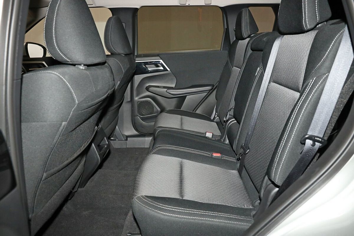 2024 Mitsubishi Outlander LS ZM