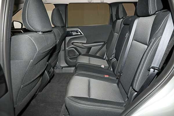 2024 Mitsubishi Outlander LS ZM