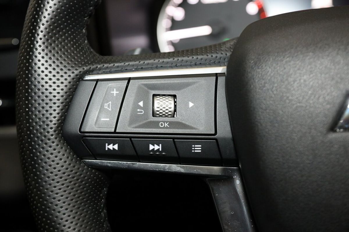 2024 Mitsubishi Outlander LS ZM
