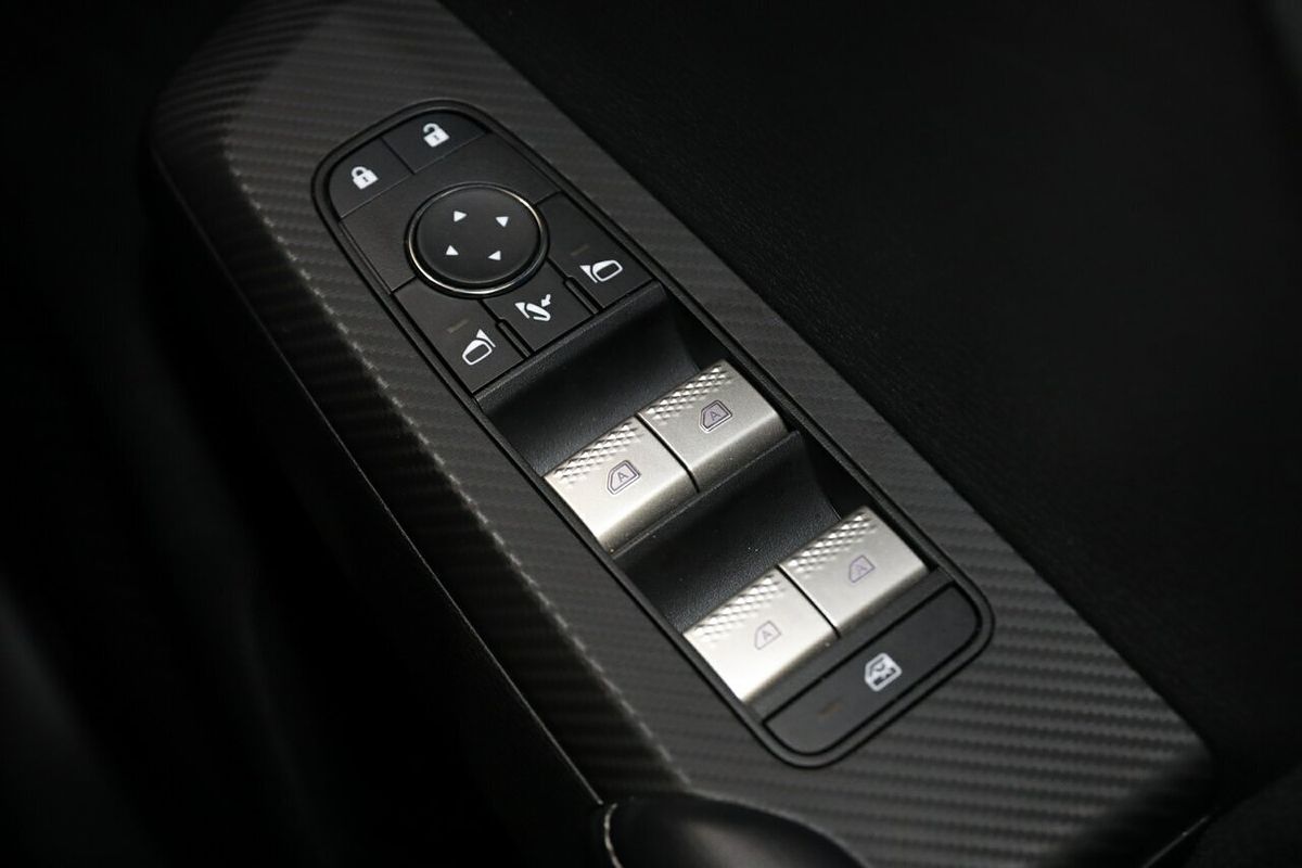2024 Mitsubishi Outlander LS ZM