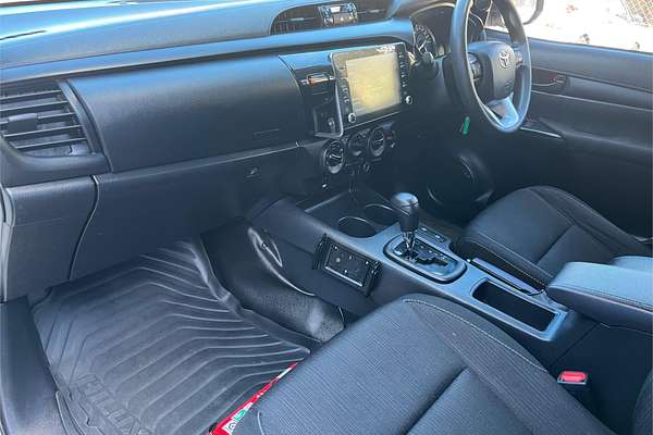 2020 Toyota Hilux SR GUN126R 4X4