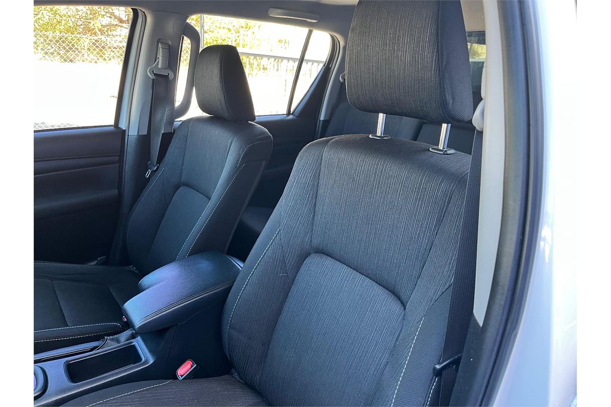 2020 Toyota Hilux SR GUN126R 4X4