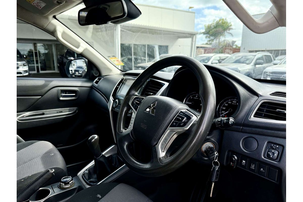 2022 Mitsubishi Triton GLX+ MR 4X4
