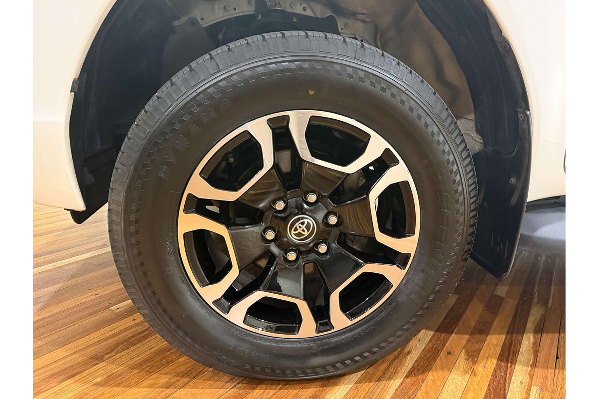 2023 Toyota Hilux SR5 GUN126R 4X4