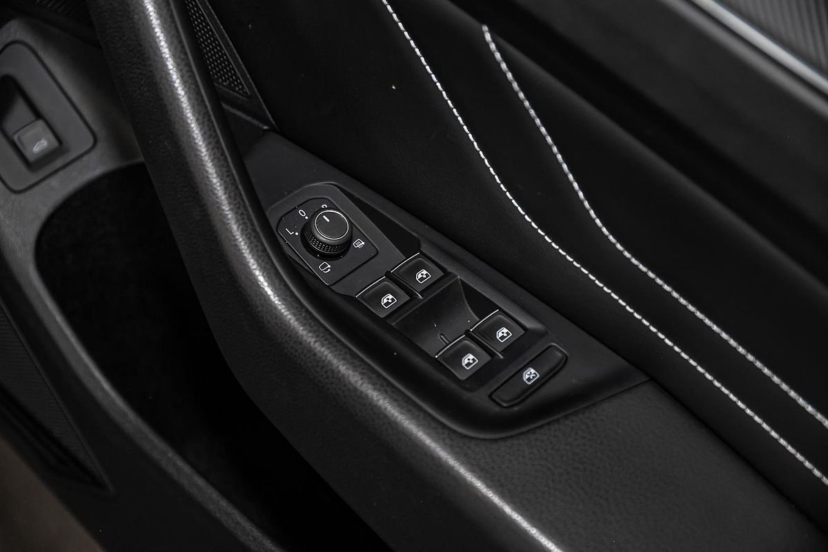 2022 Volkswagen Passat 206TSI R-Line B8