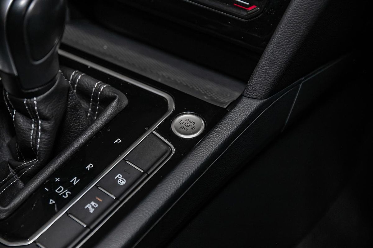 2022 Volkswagen Passat 206TSI R-Line B8